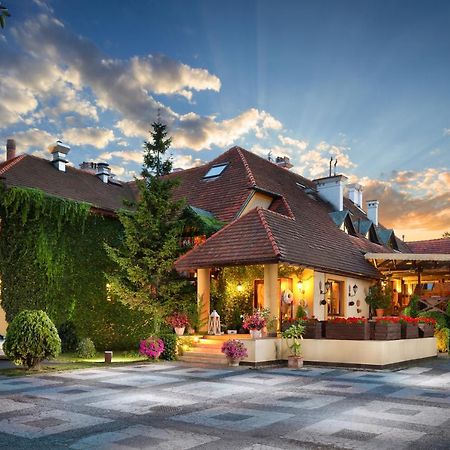 Villa Riccona Bronisze Exterior photo